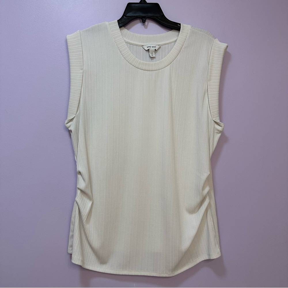 Nine West Short Cal Sleeve Ribbed Crewneck Top in White/Cream